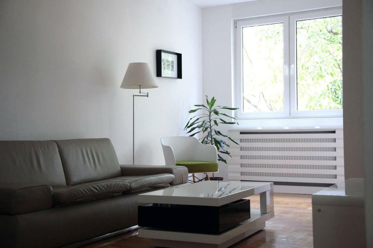 65 Square Meters Designer Apartment In Heart Of City - River View ! Park For Free Nis Ngoại thất bức ảnh