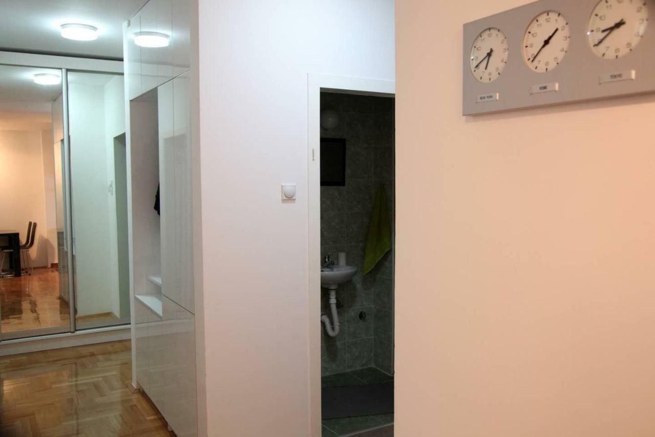 65 Square Meters Designer Apartment In Heart Of City - River View ! Park For Free Nis Ngoại thất bức ảnh