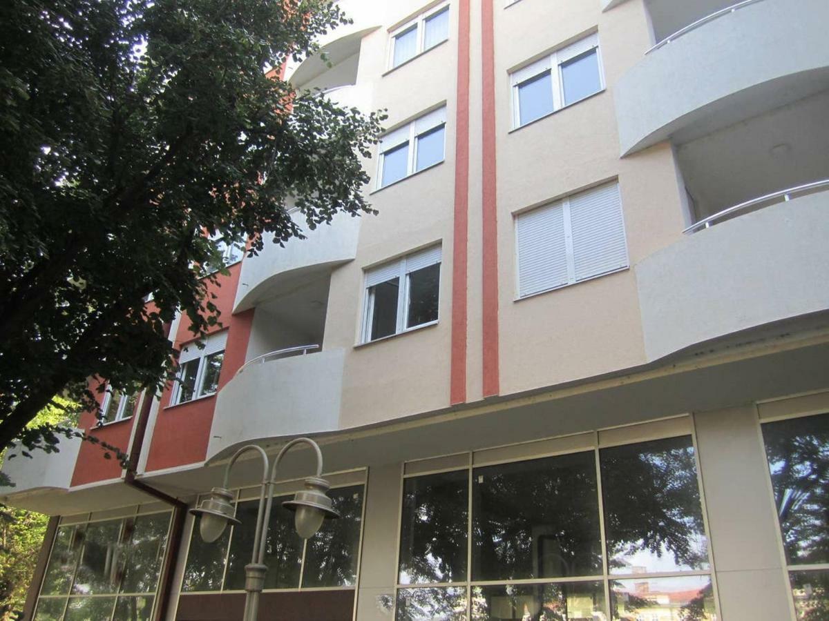 65 Square Meters Designer Apartment In Heart Of City - River View ! Park For Free Nis Ngoại thất bức ảnh