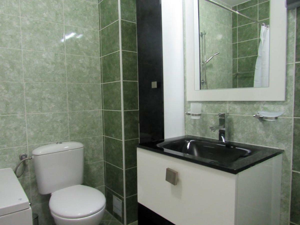 65 Square Meters Designer Apartment In Heart Of City - River View ! Park For Free Nis Ngoại thất bức ảnh
