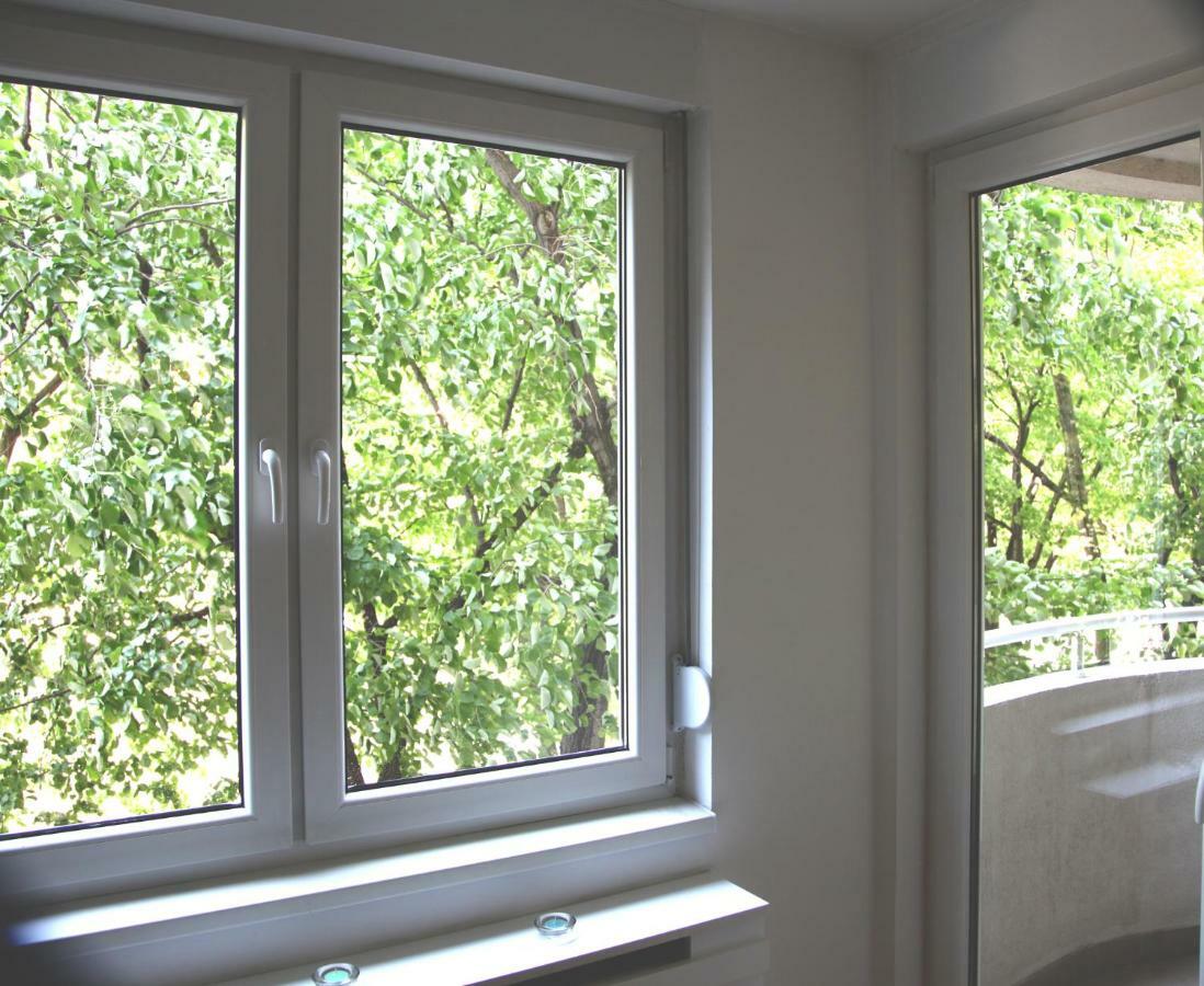 65 Square Meters Designer Apartment In Heart Of City - River View ! Park For Free Nis Ngoại thất bức ảnh